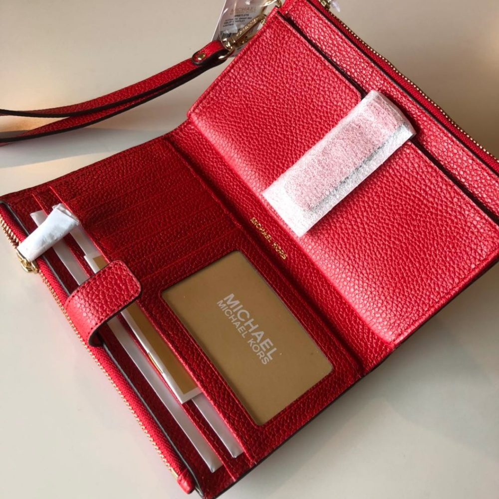 MK Adele smartphone wristlet bright red - Picture 4 of 6